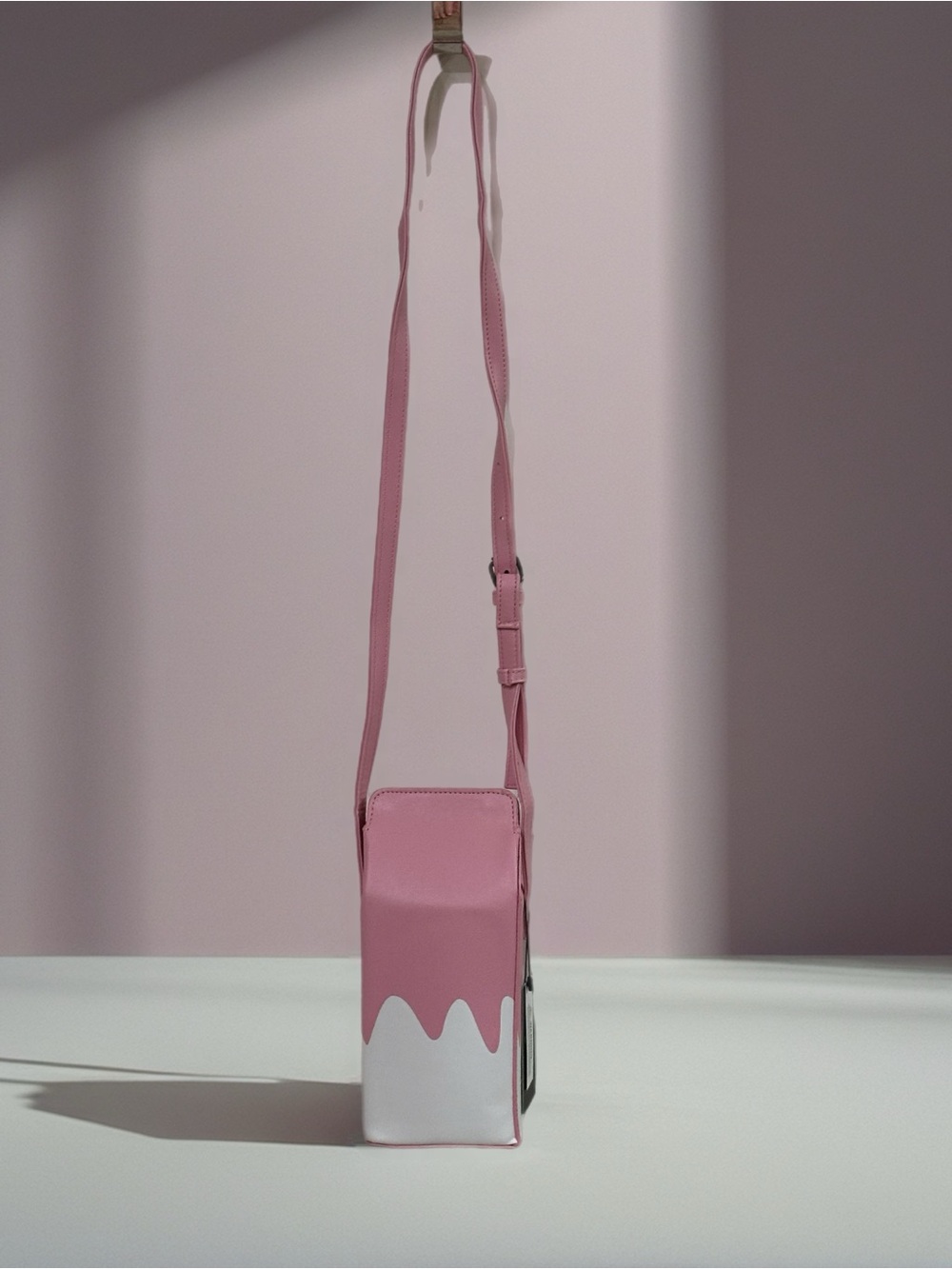 🍓Strawberry Milk Crossbody - Picture 5 of 5